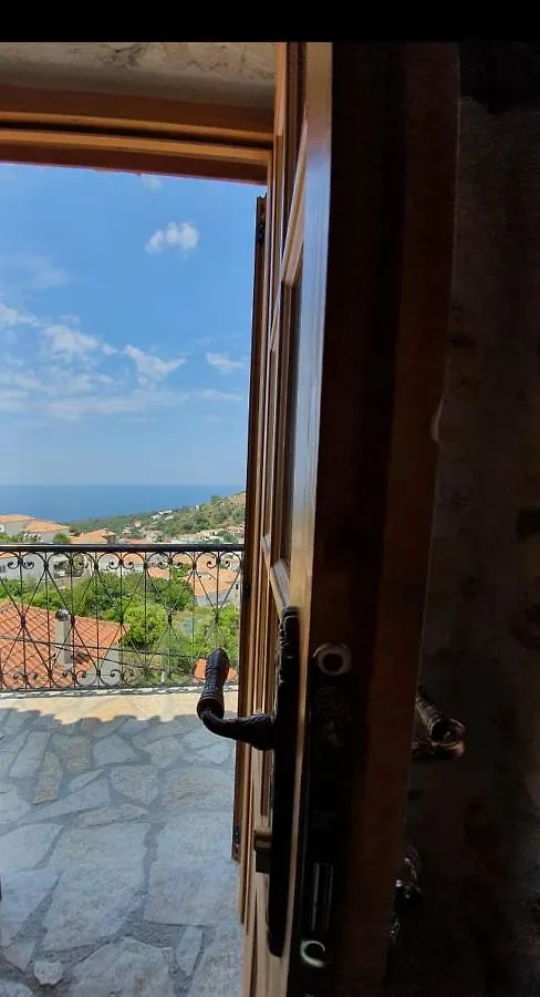 Roots Dhërmi