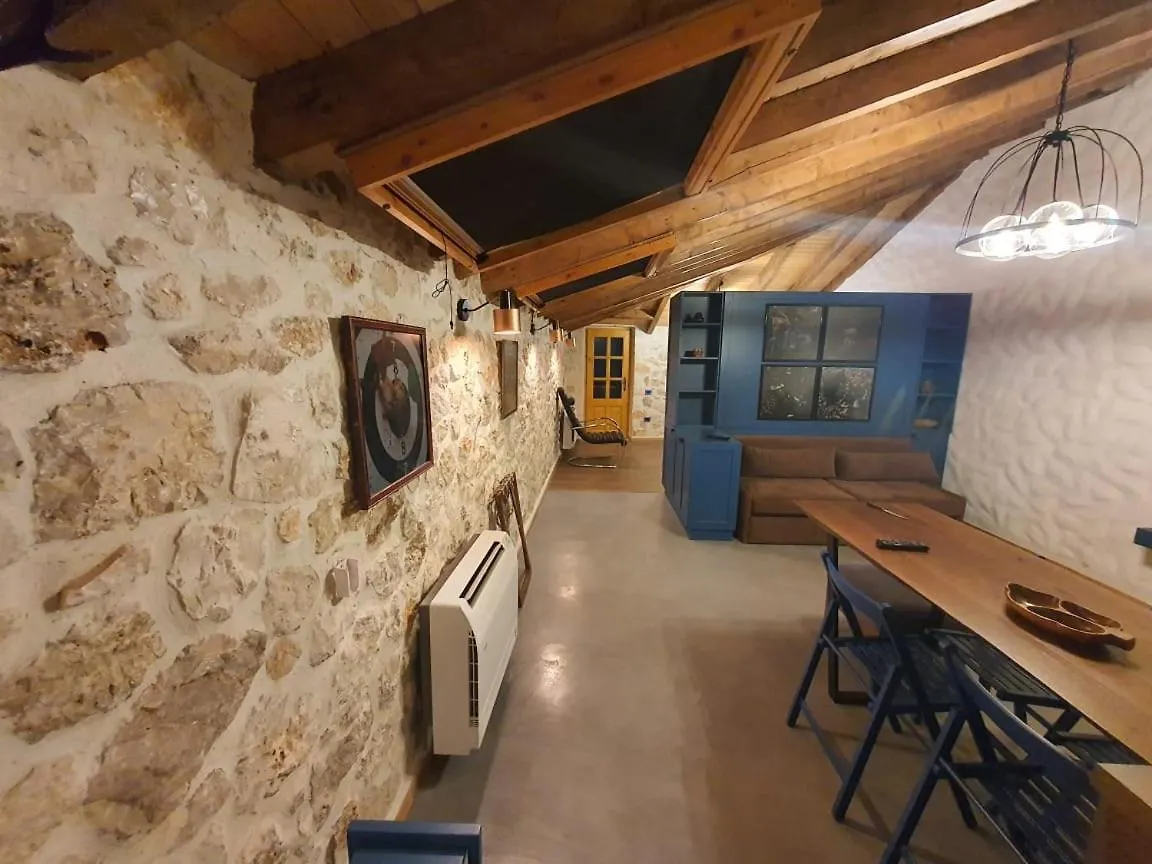 Roots Dhërmi Apartman