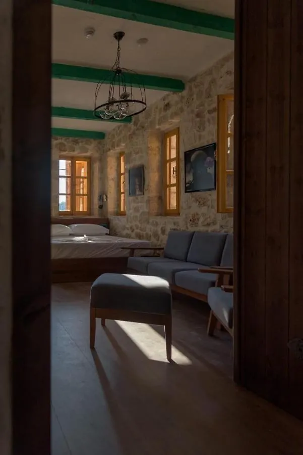 Roots Dhërmi Apartman