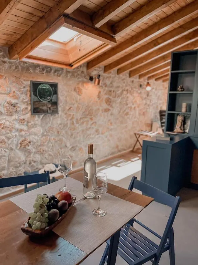 Roots Dhërmi Apartman